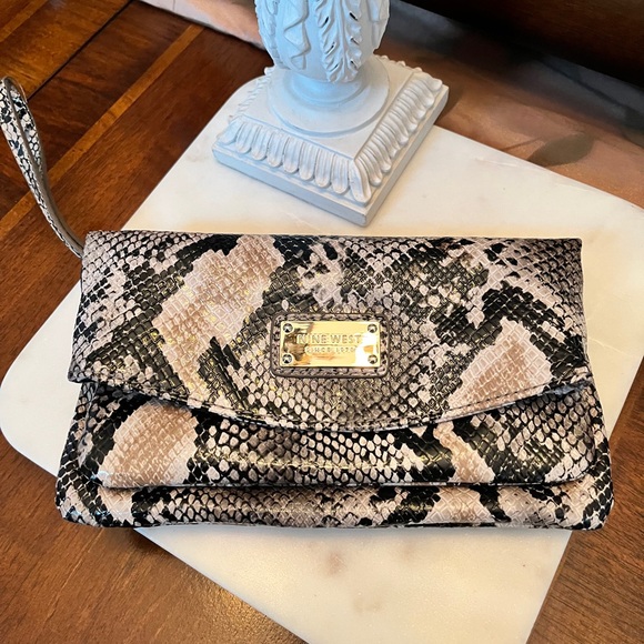 Nine West Handbags - Nine West Faux Snakeskin Fold-Over Convertible Wristlet or Clutch (NWOT)